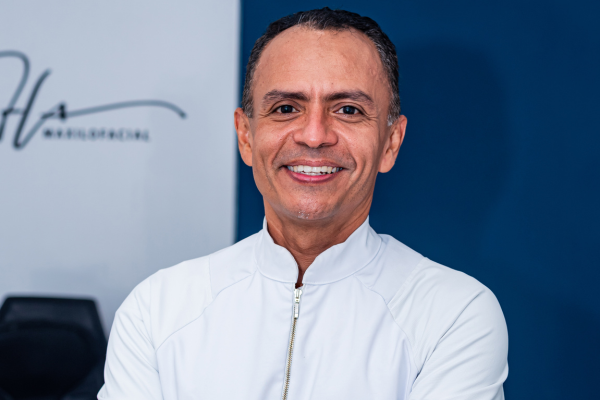 Dr. Henry Aparicio